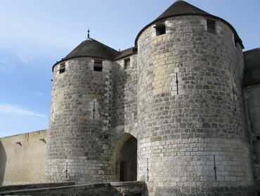 Châtelet défensif du château de Dourdan