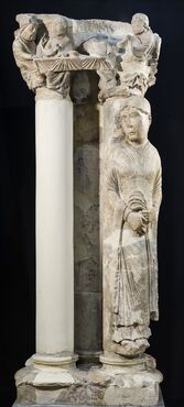 Statue colonne du Cloître de Notre-Dame-en-Vaux