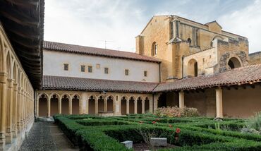 abbaye bénédictine - cloître