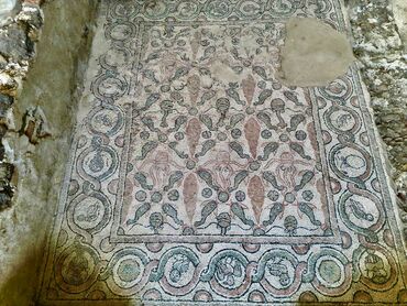 Mosaico policromo con soggetto marino V-VI d.C