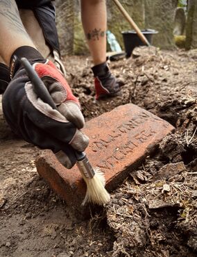 Badania archeologiczne na cmentarzu Zydowskim przy Okopowej w Warszawie