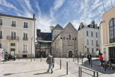 Collégiale Saint-Martin vue de l'extérieur