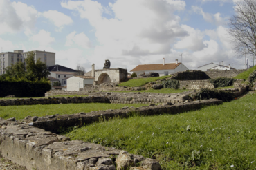 28913_vignette_thermes-st-saloine-vestiges-360x576-crop-1546549523.jpg