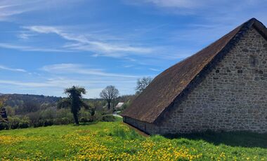 Grange à crucks, Saint Fréjoux