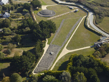 vue aérienne du Site des mégalithes de Locmariaquer