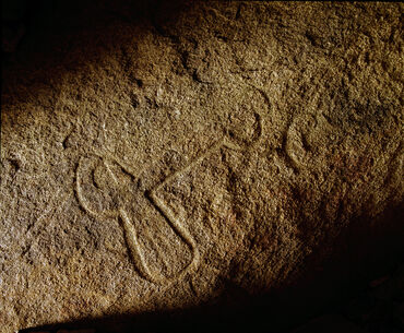 Stèle gravées du dolmen de la Table des Marchands